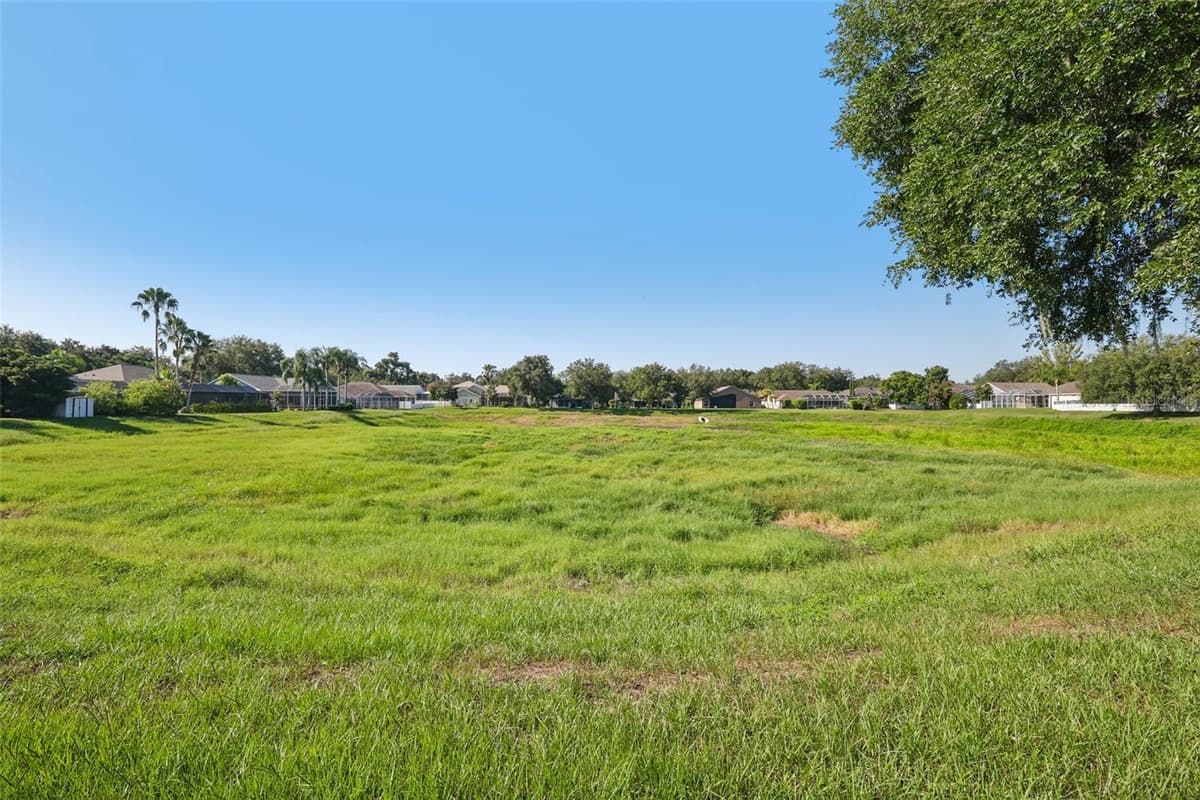 205 ROSANA DRIVE — photo 38 of 66