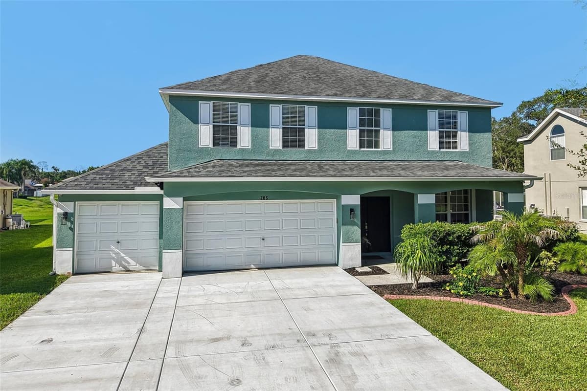 205 ROSANA DRIVE — photo 10 of 66