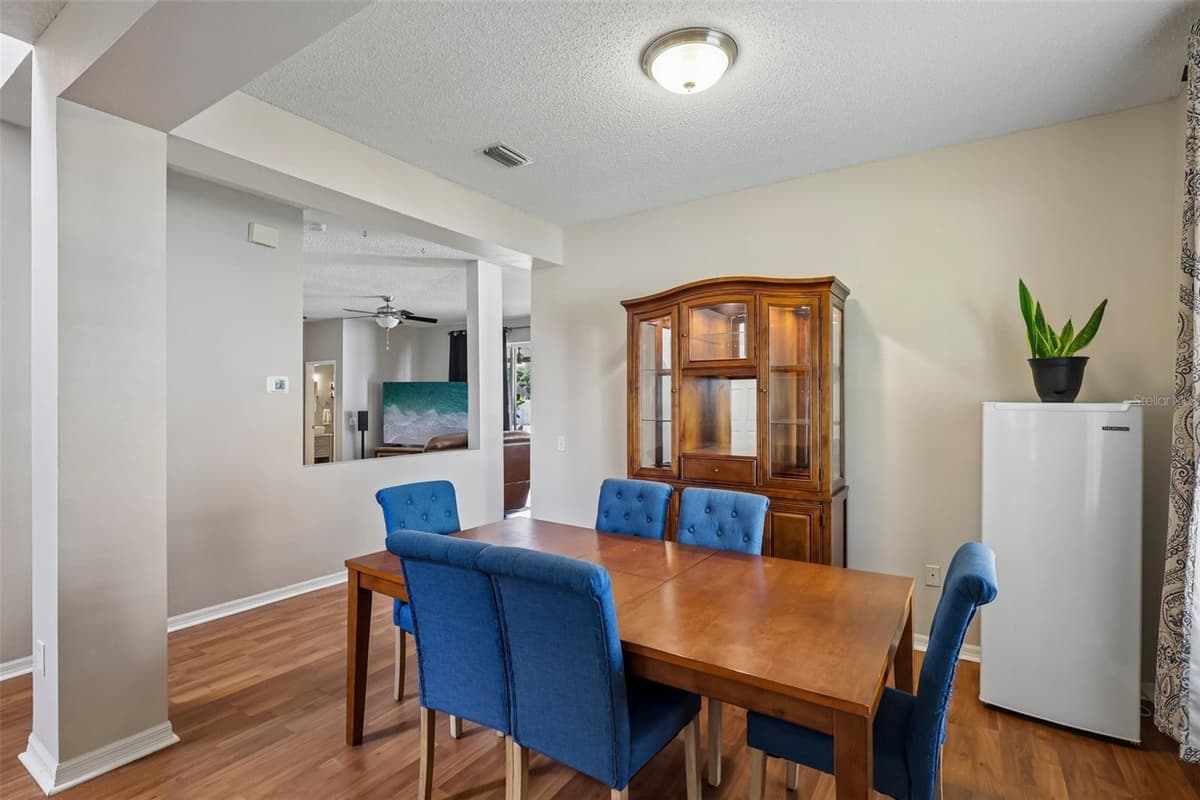 205 ROSANA DRIVE — photo 16 of 66