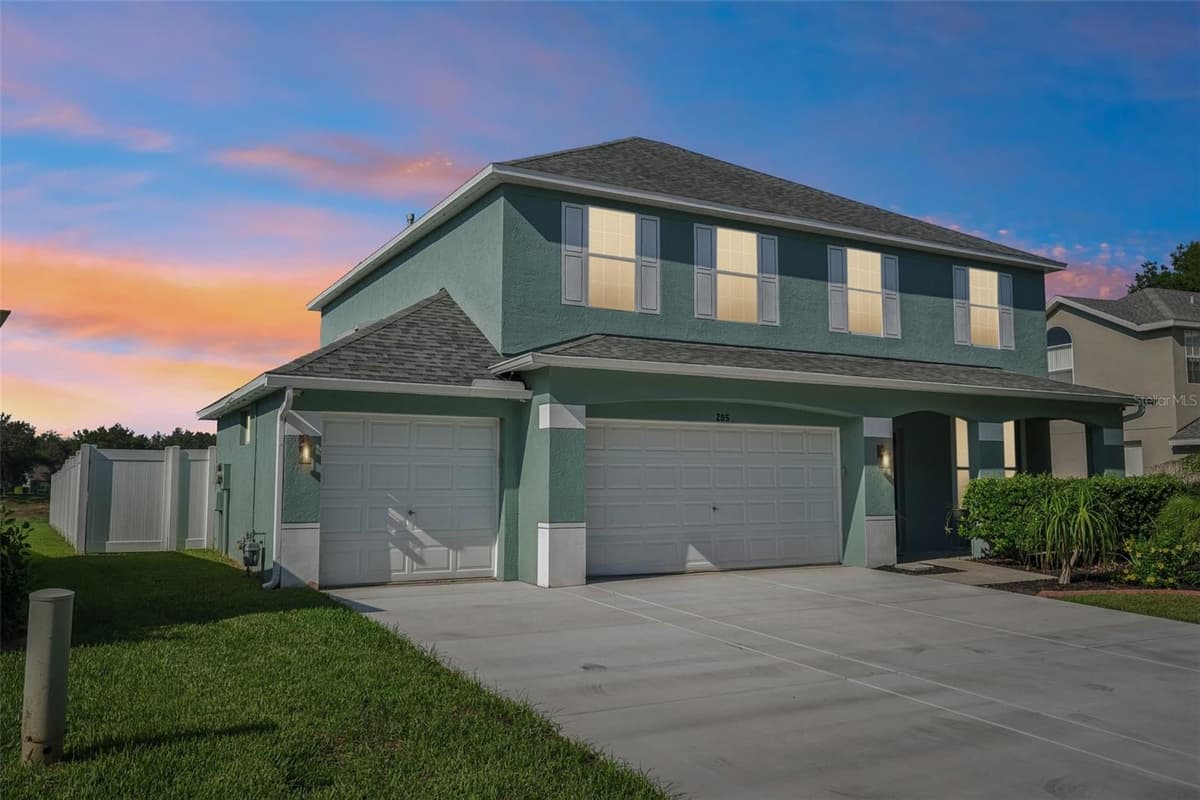 205 ROSANA DRIVE — photo 9 of 66