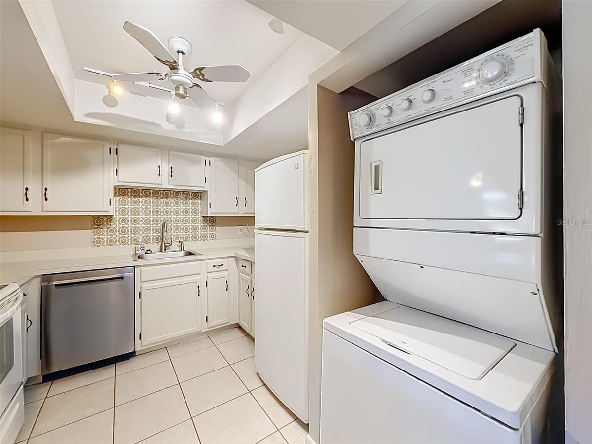 681 MIDWAY DRIVE — photo 10 of 43