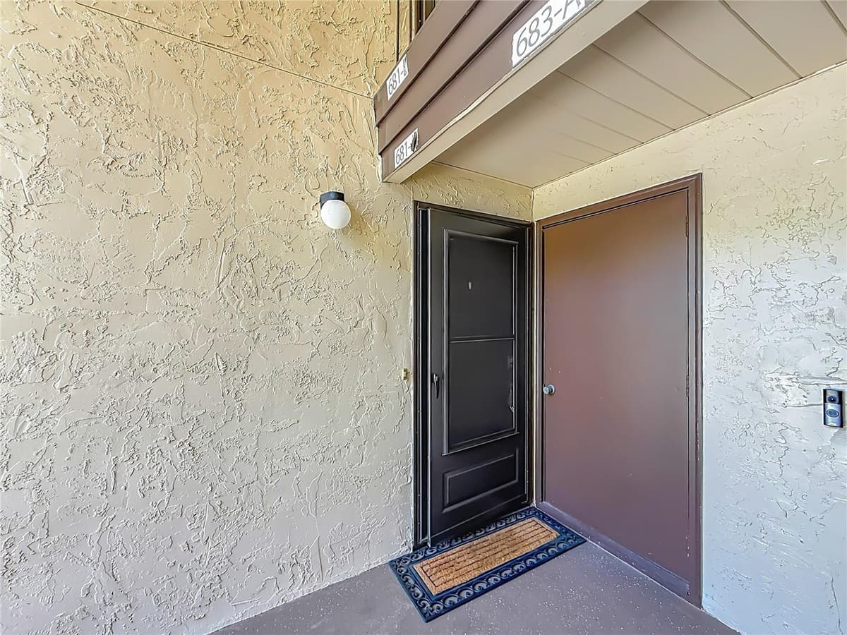 681 MIDWAY DRIVE — photo 3 of 43