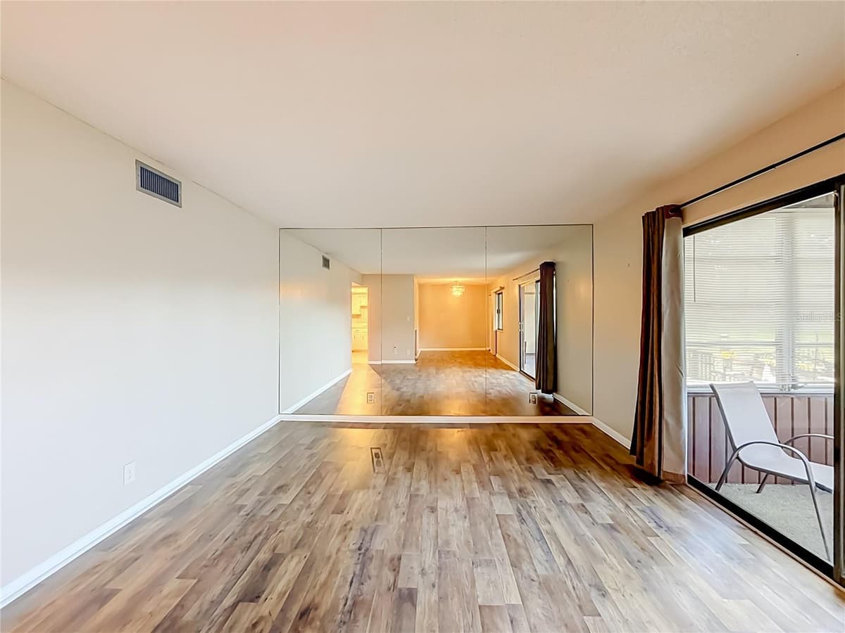 681 MIDWAY DRIVE — photo 19 of 43