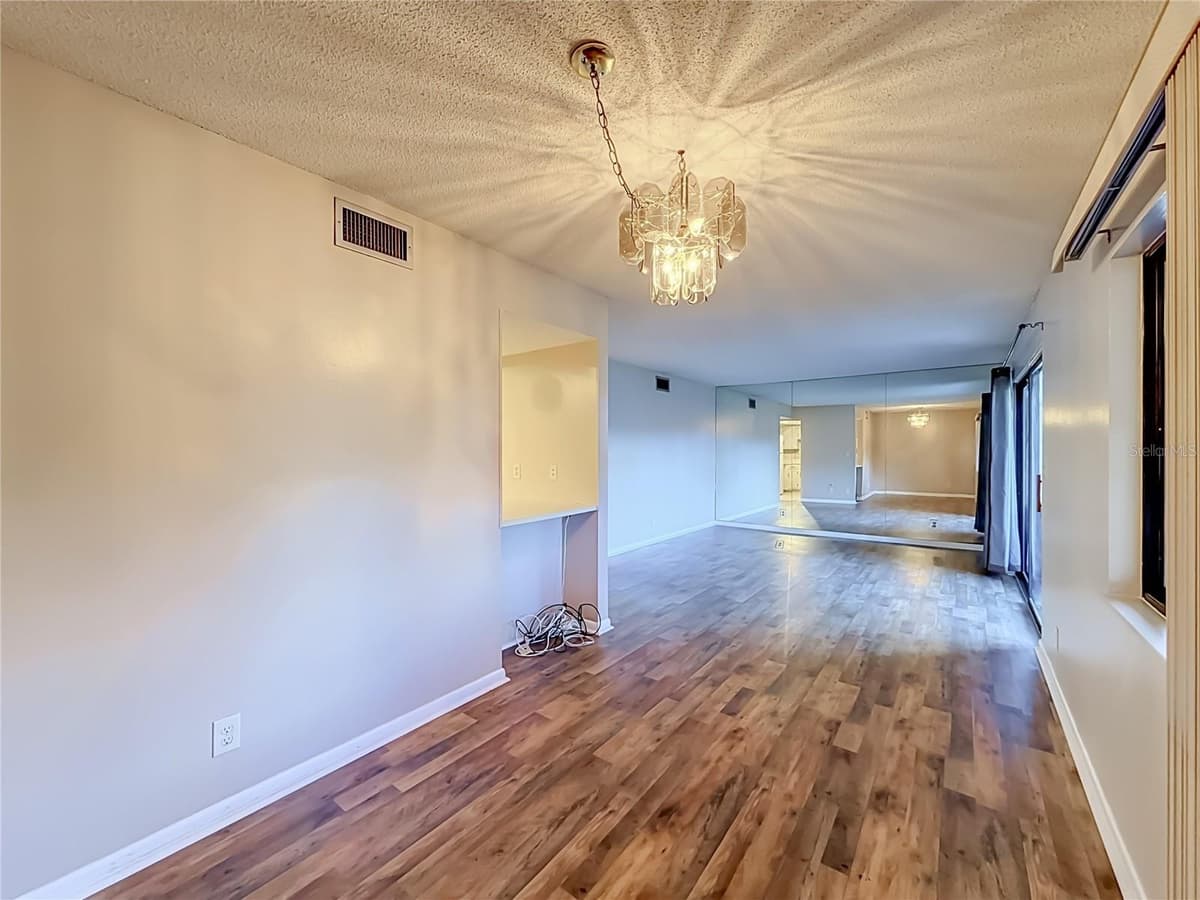 681 MIDWAY DRIVE — photo 17 of 43