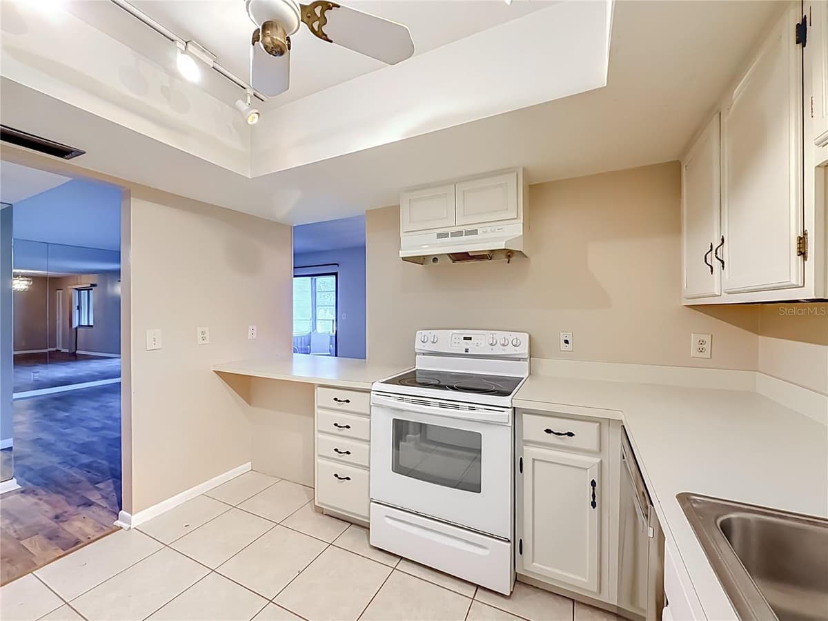 681 MIDWAY DRIVE — photo 13 of 43