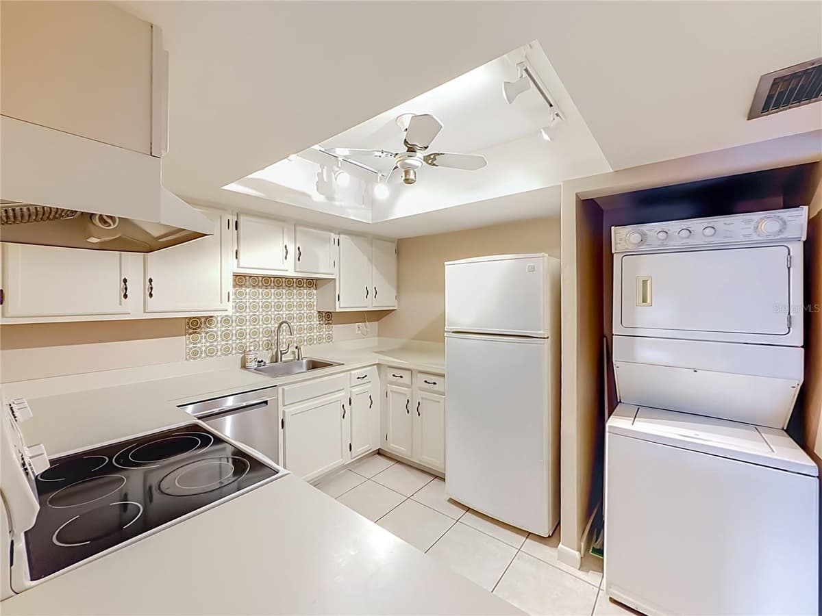 681 MIDWAY DRIVE — photo 12 of 43