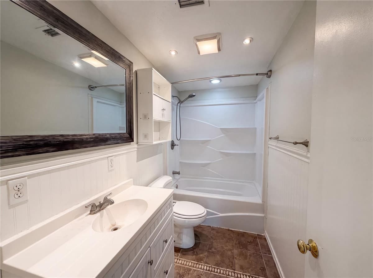 2710 WOODLAWN DRIVE — photo 13 of 17