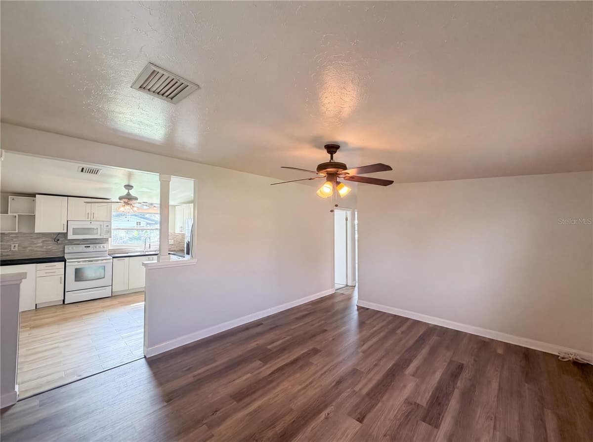 2710 WOODLAWN DRIVE — photo 6 of 17