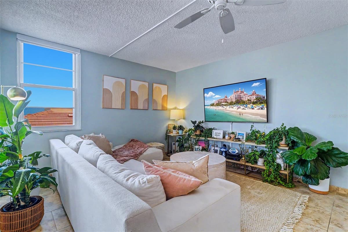6145 SUN BOULEVARD — photo 7 of 39