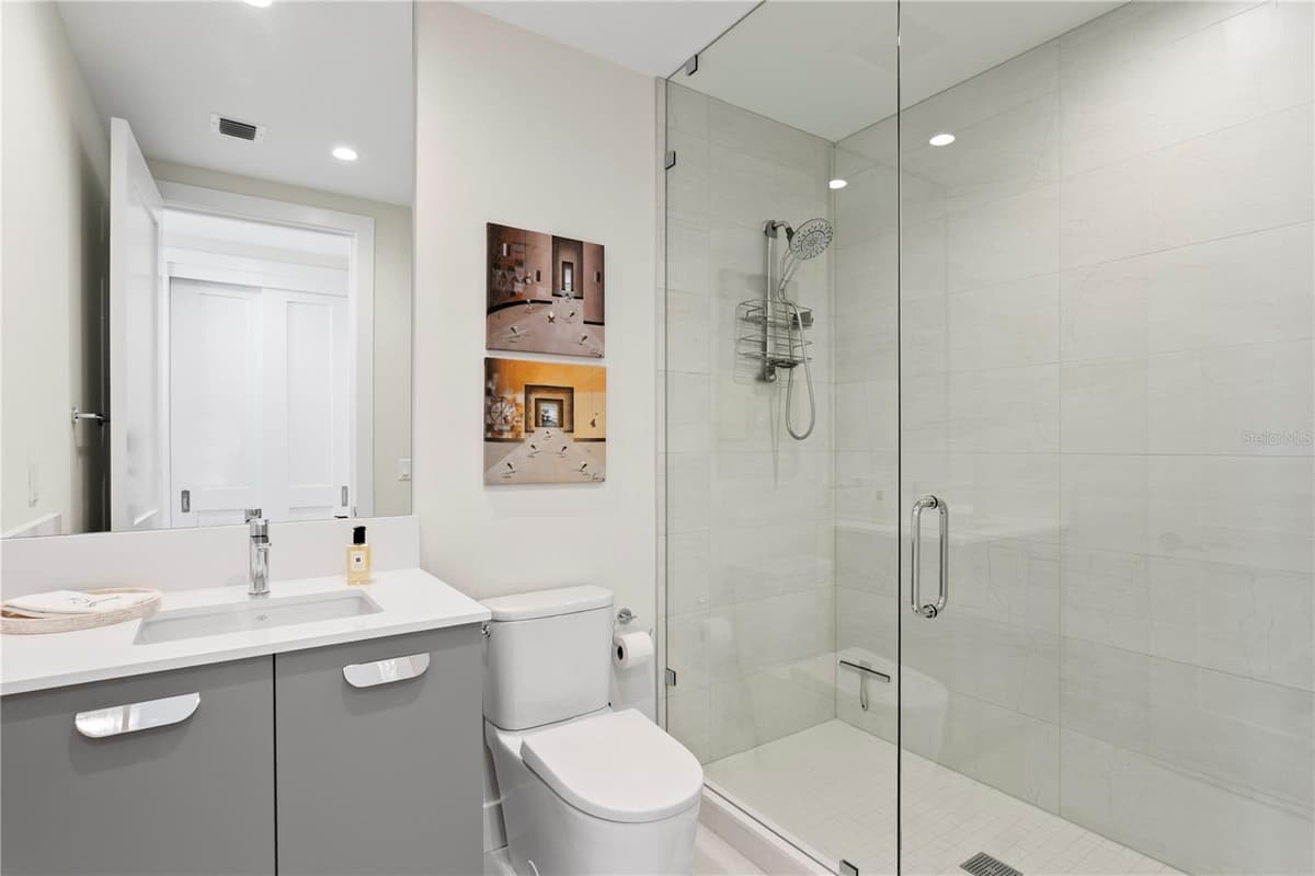 275 1ST AVENUE — photo 36 of 65