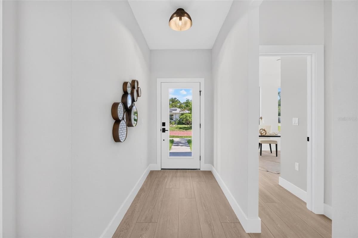 4410 4TH AVENUE — photo 4 of 36