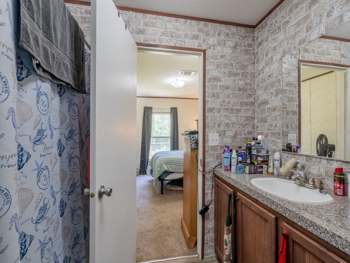 14668 204TH PLACE — photo 15 of 38