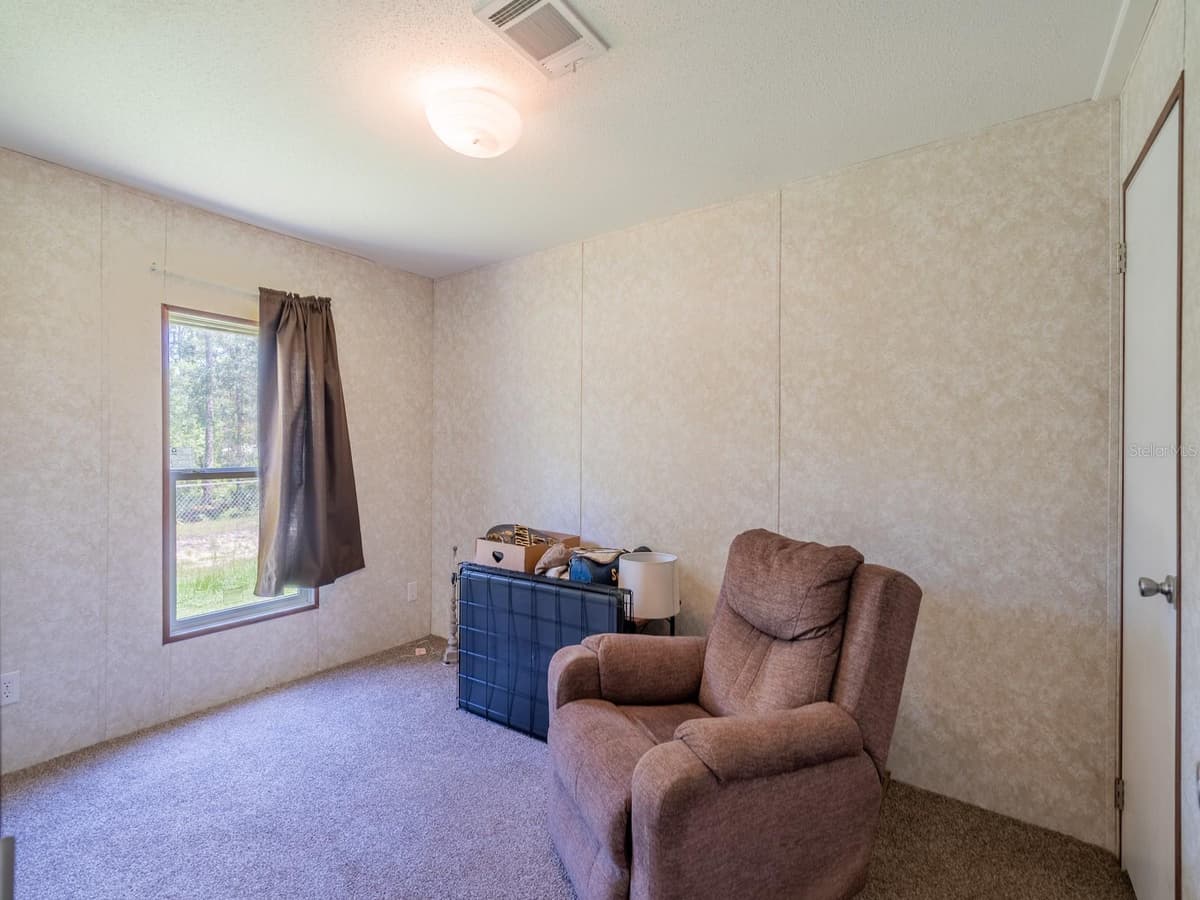 14668 204TH PLACE — photo 17 of 38