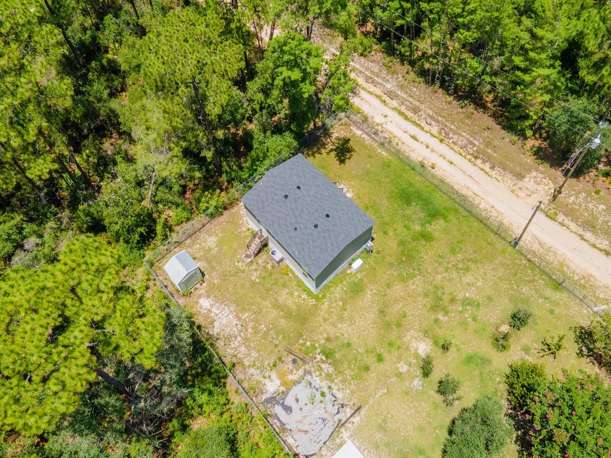 14668 204TH PLACE — photo 36 of 38