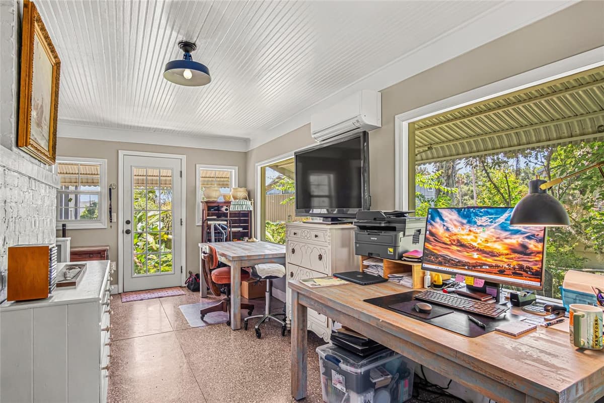 102 PALMORA BOULEVARD — photo 13 of 57