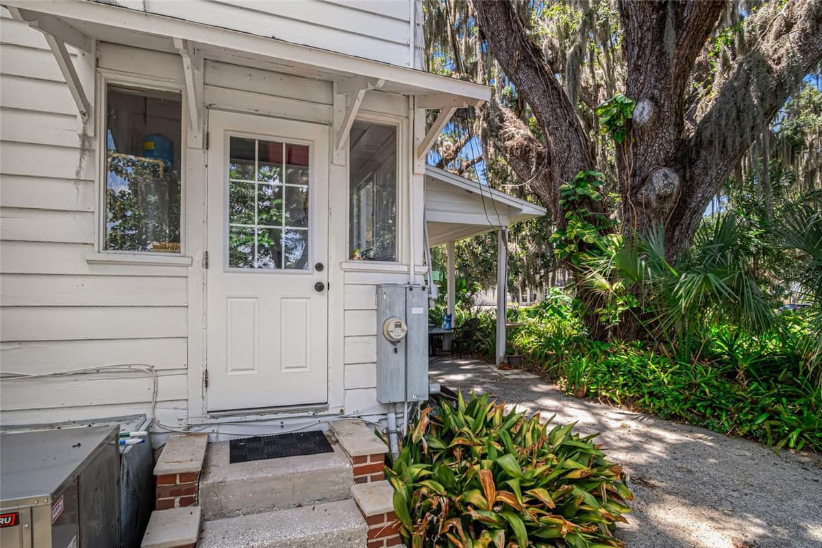 102 PALMORA BOULEVARD — photo 35 of 57