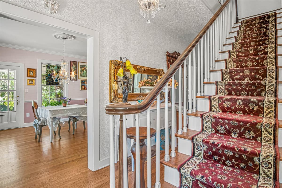 102 PALMORA BOULEVARD — photo 7 of 57