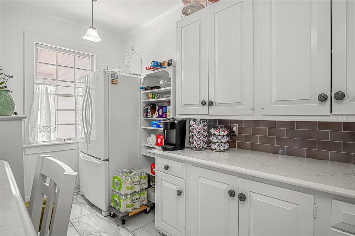 102 PALMORA BOULEVARD — photo 18 of 57