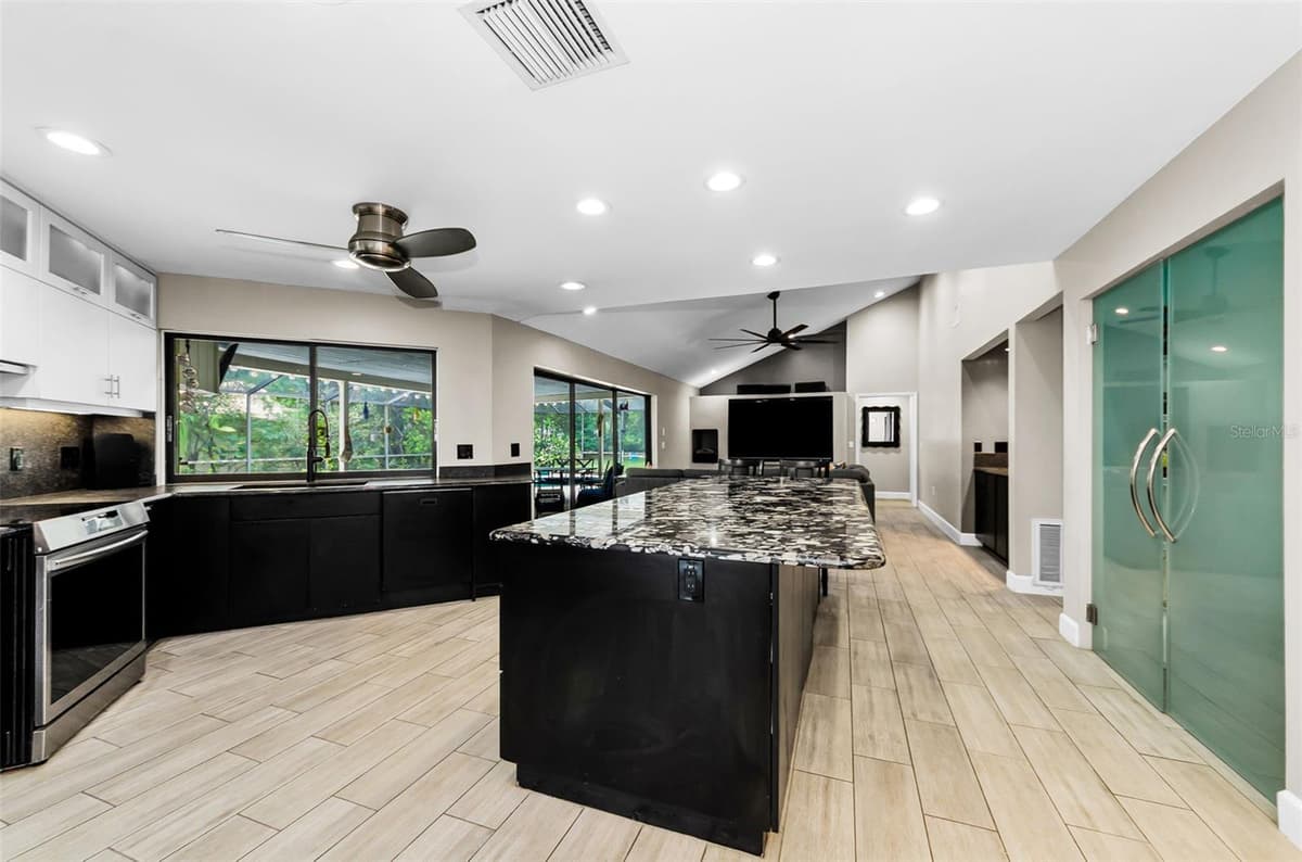 2063 BROOKSIDE DRIVE — photo 10 of 47