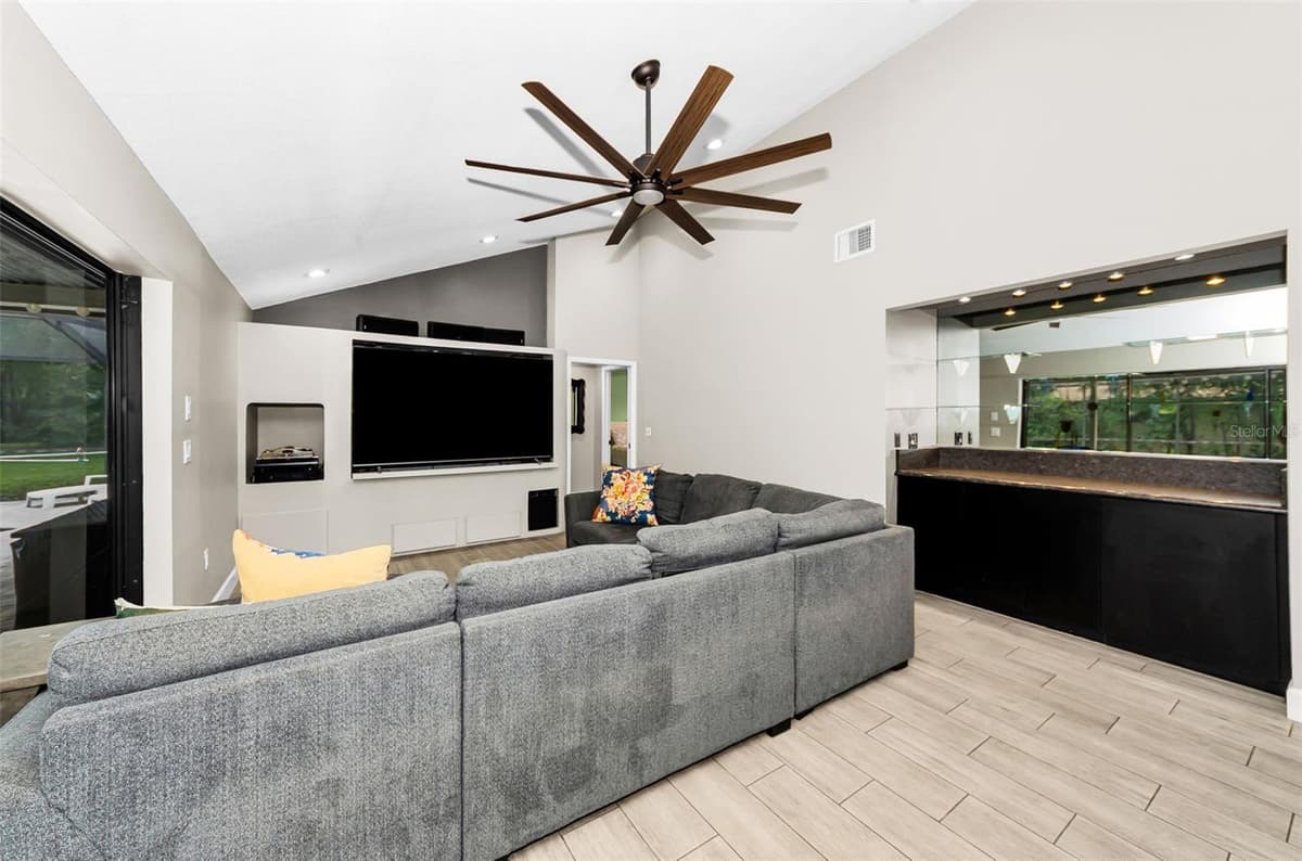 2063 BROOKSIDE DRIVE — photo 17 of 47
