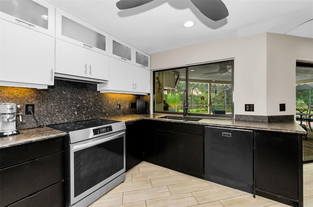 2063 BROOKSIDE DRIVE — photo 12 of 47