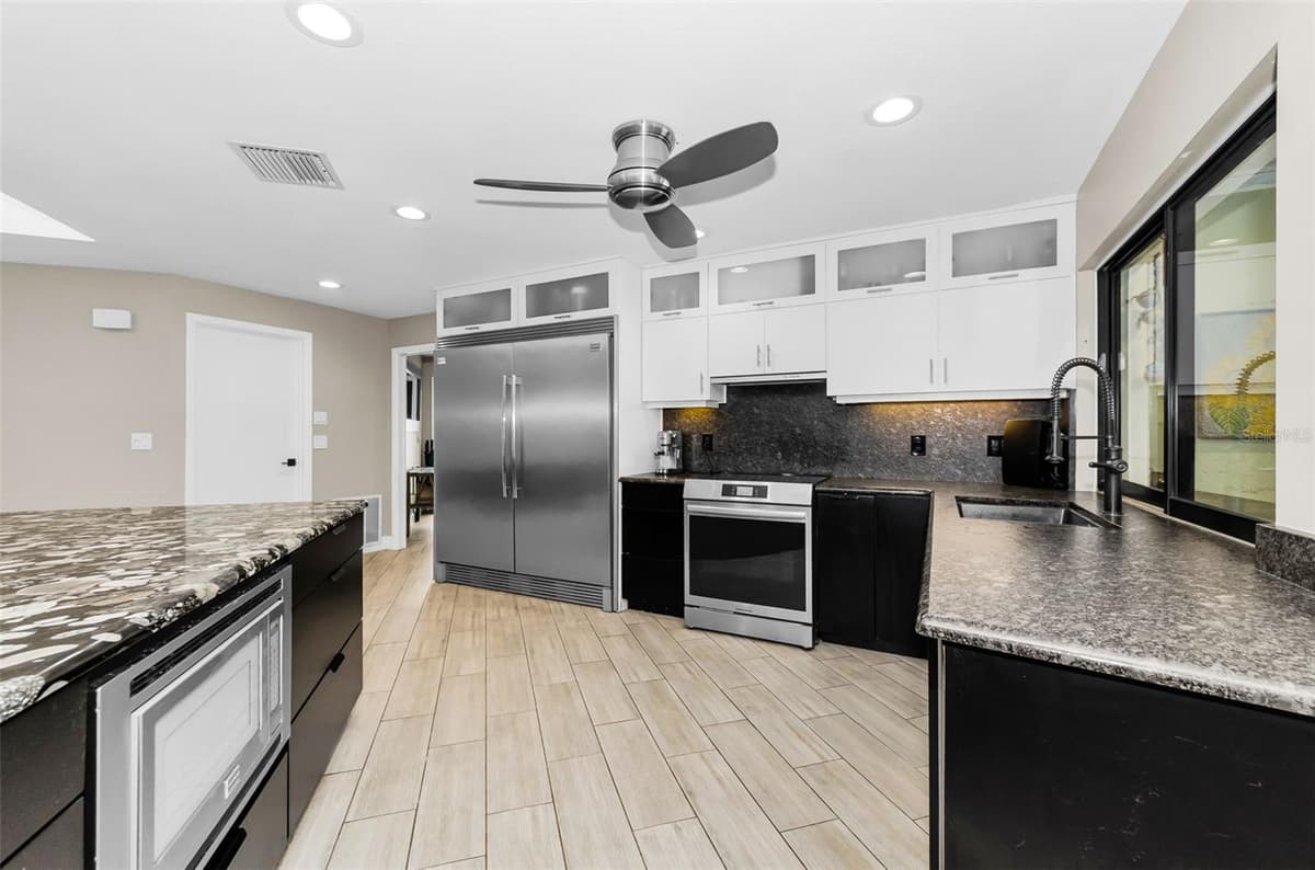 2063 BROOKSIDE DRIVE — photo 13 of 47