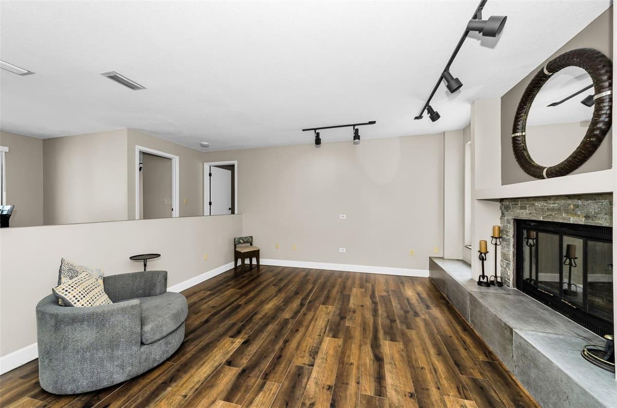 2063 BROOKSIDE DRIVE — photo 9 of 47