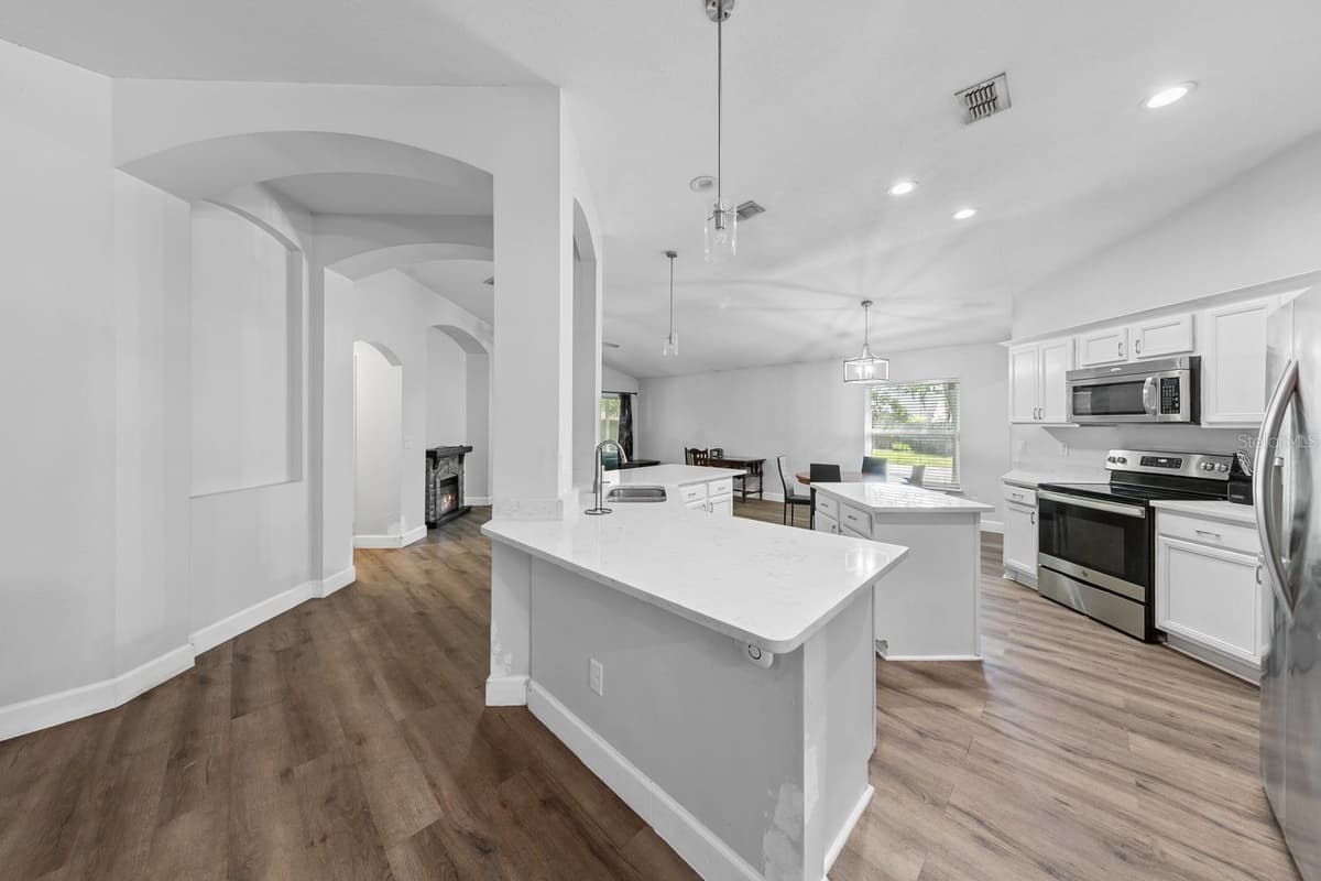 1365 SHOOTINGSTAR LANE — photo 3 of 35
