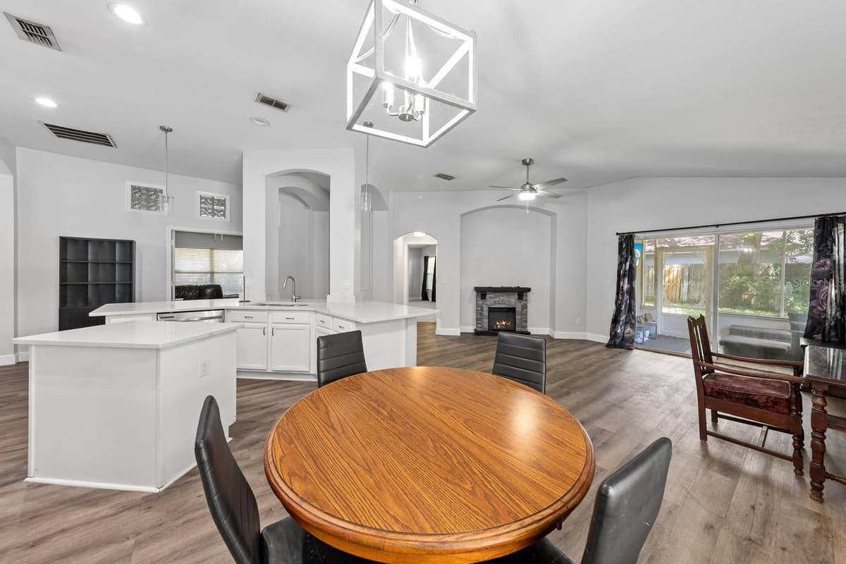 1365 SHOOTINGSTAR LANE — photo 6 of 35