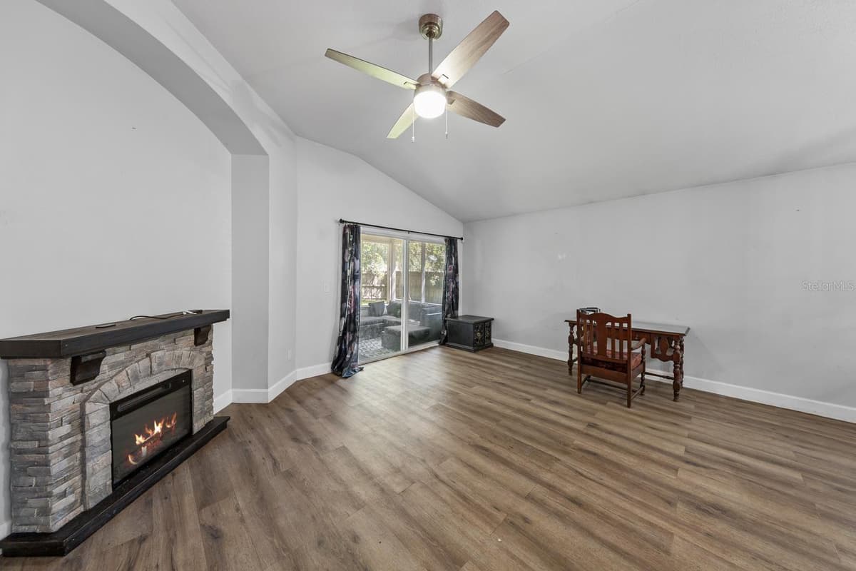 1365 SHOOTINGSTAR LANE — photo 10 of 35