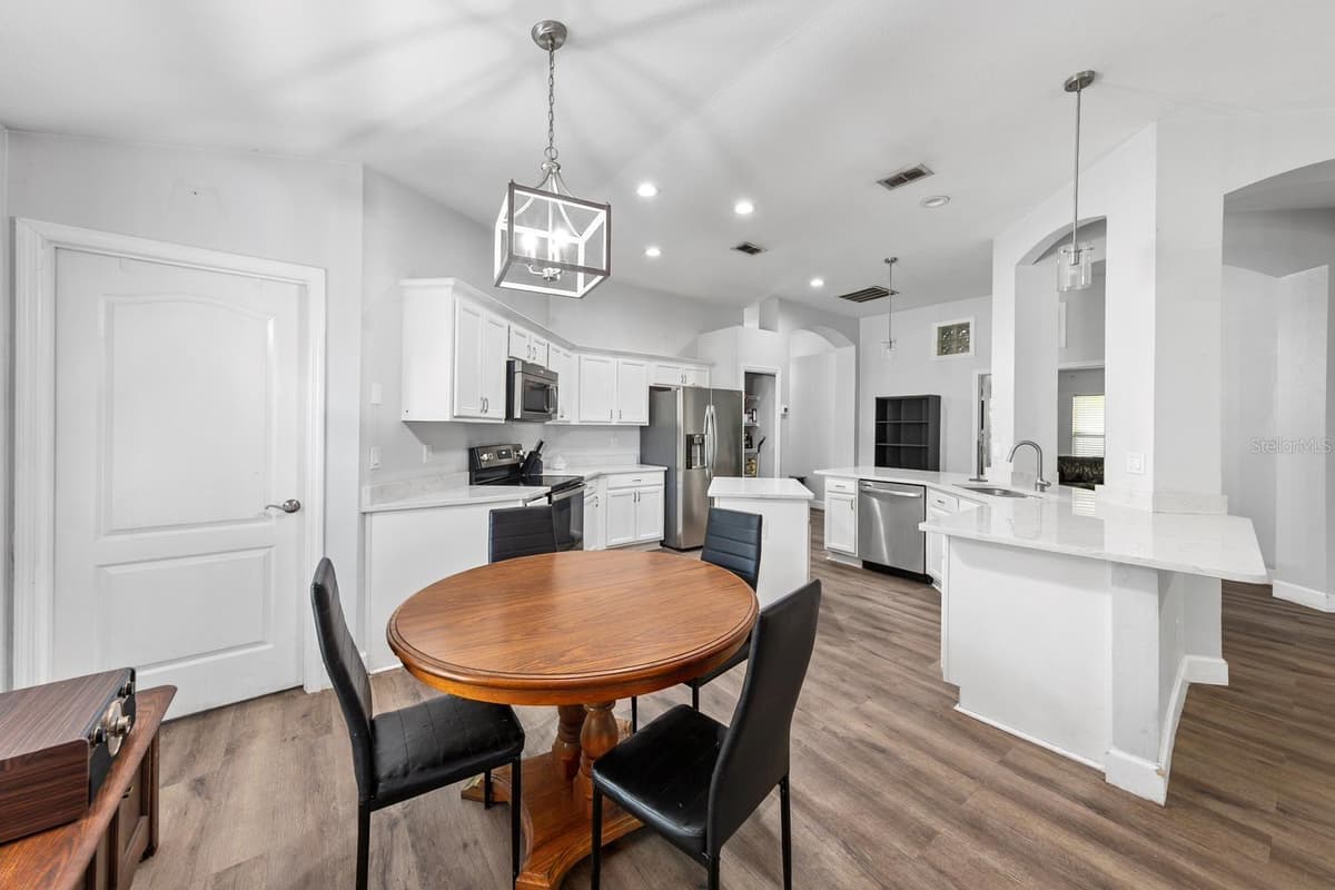1365 SHOOTINGSTAR LANE — photo 7 of 35