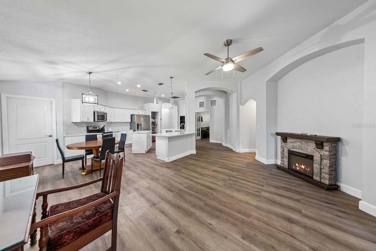 1365 SHOOTINGSTAR LANE — photo 9 of 35