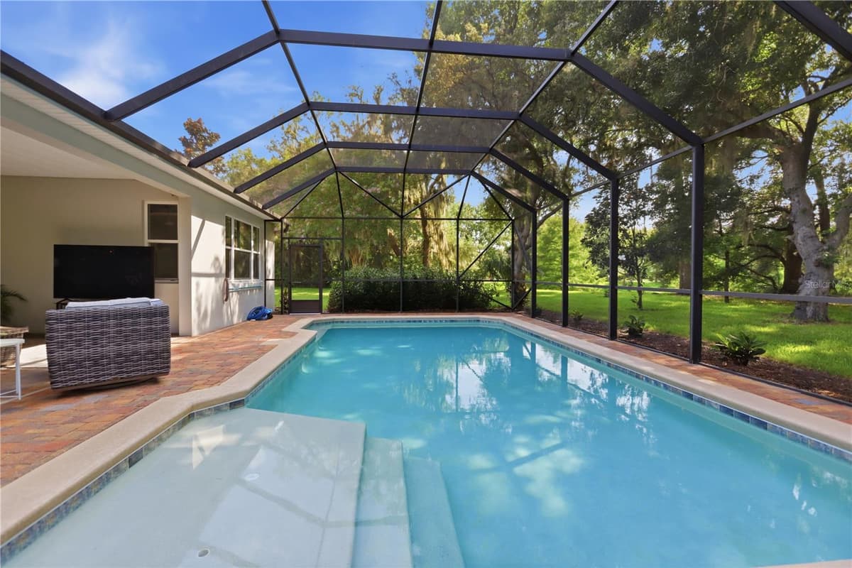 108 SUFFOLK CT. — photo 7 of 54