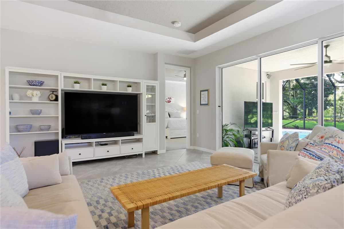 108 SUFFOLK CT. — photo 14 of 54