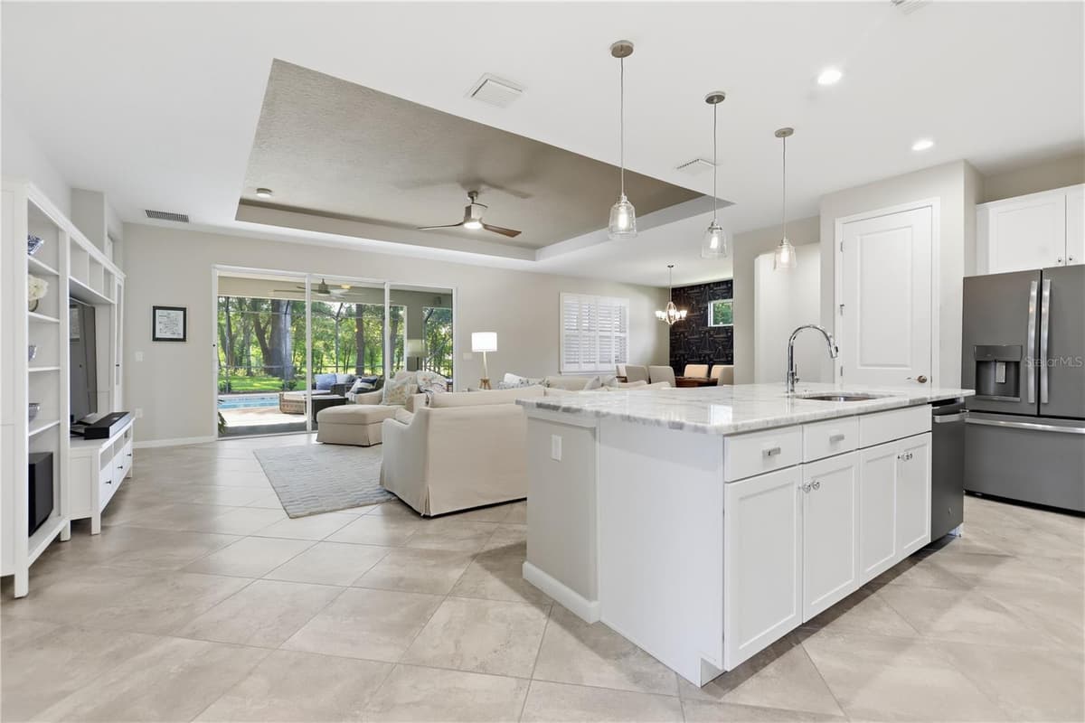108 SUFFOLK CT. — photo 8 of 54