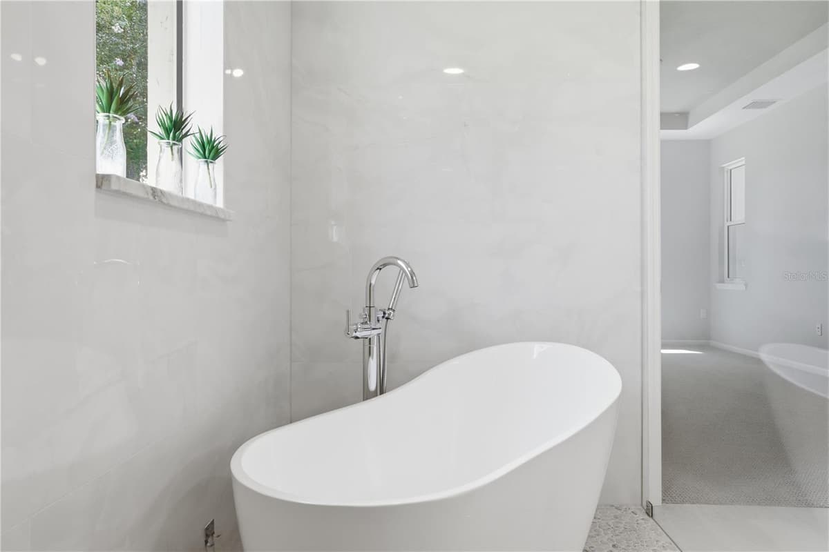 108 SUFFOLK CT. — photo 28 of 54