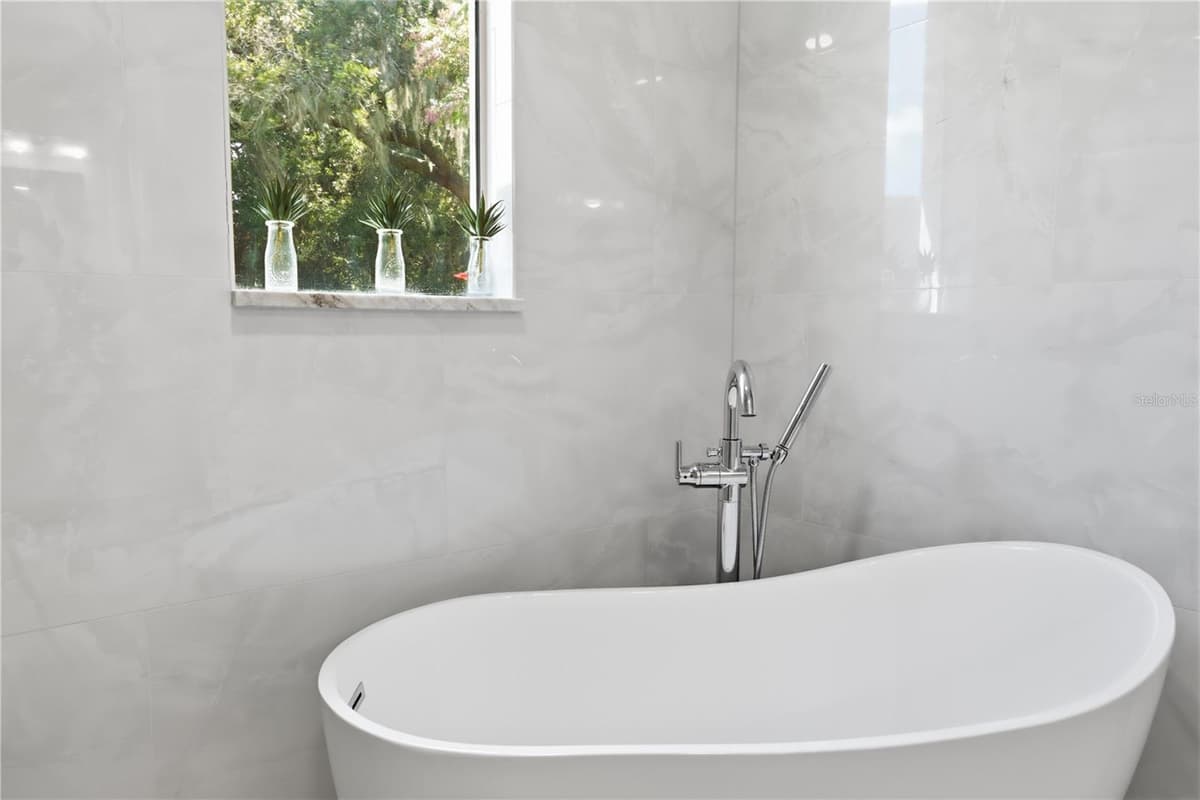 108 SUFFOLK CT. — photo 27 of 54