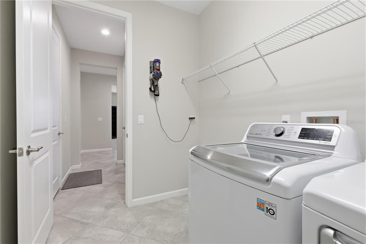 108 SUFFOLK CT. — photo 44 of 54