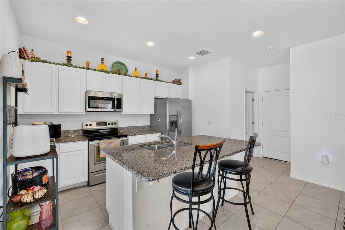 1655 PHAM DRIVE — photo 8 of 31
