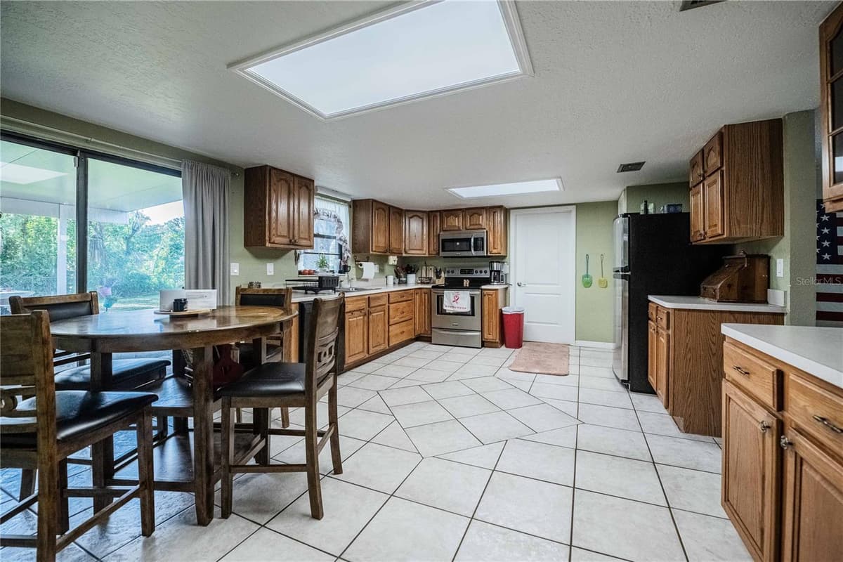5934 RIDGE DRIVE — photo 11 of 34