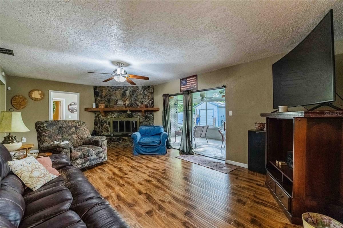 5934 RIDGE DRIVE — photo 15 of 34