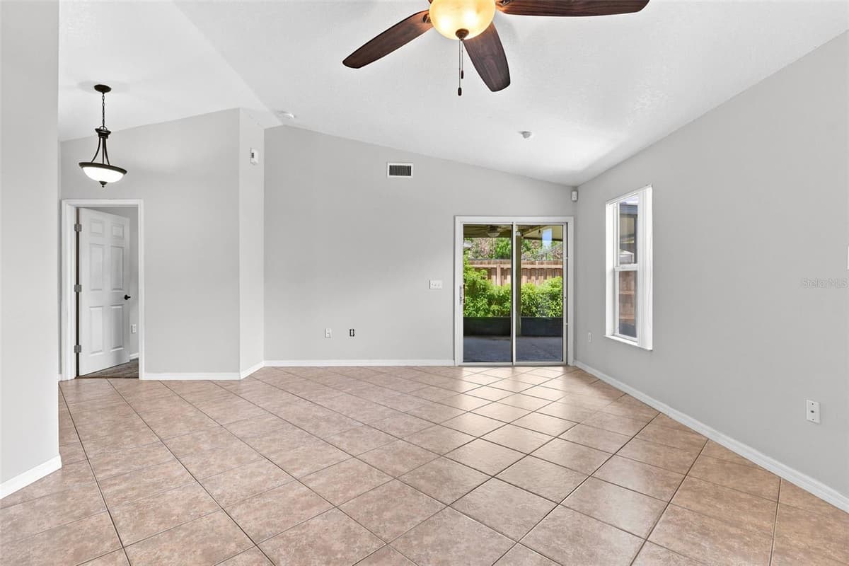 1079 SUNSHINE WAY SW — photo 22 of 45