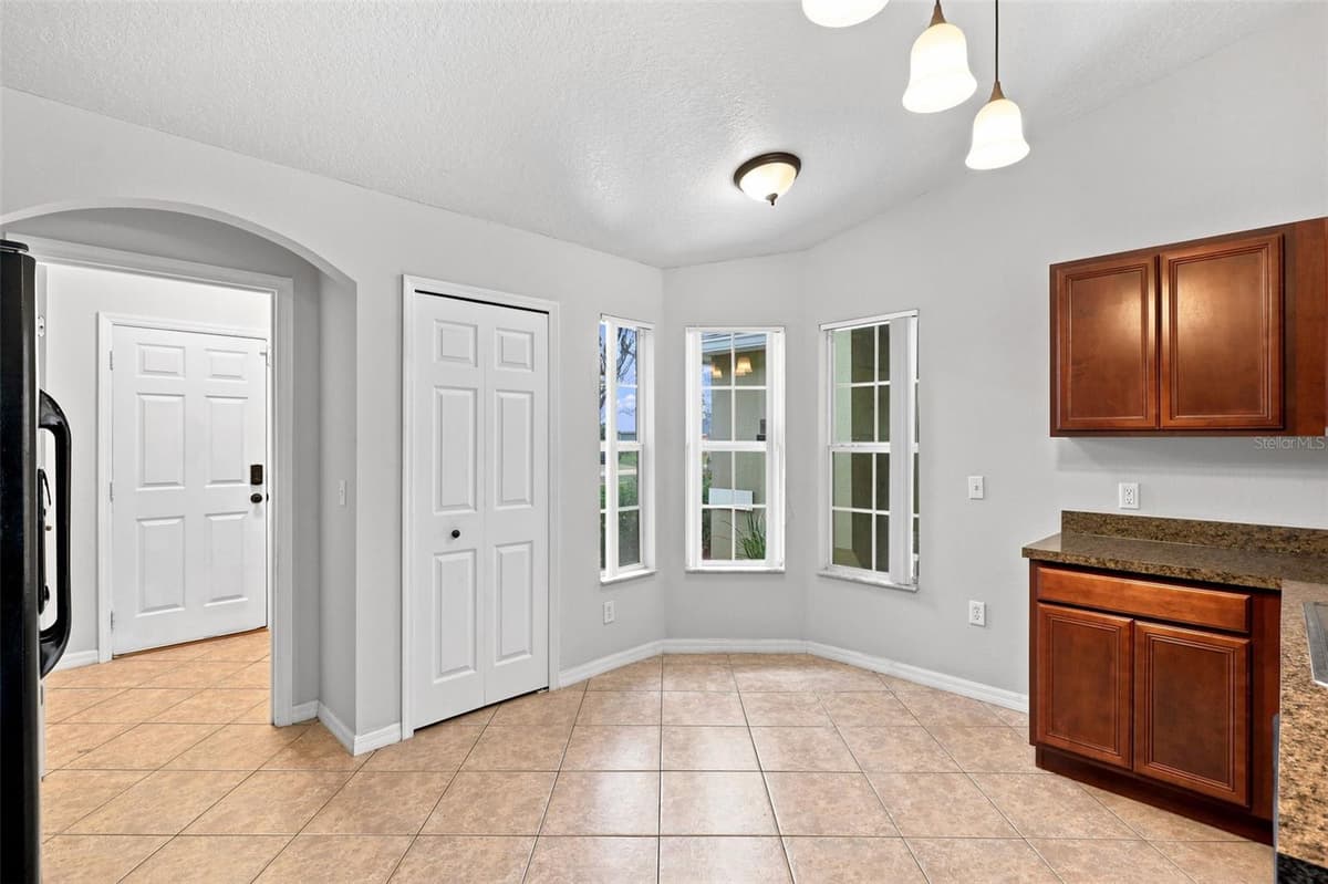 1079 SUNSHINE WAY SW — photo 19 of 45