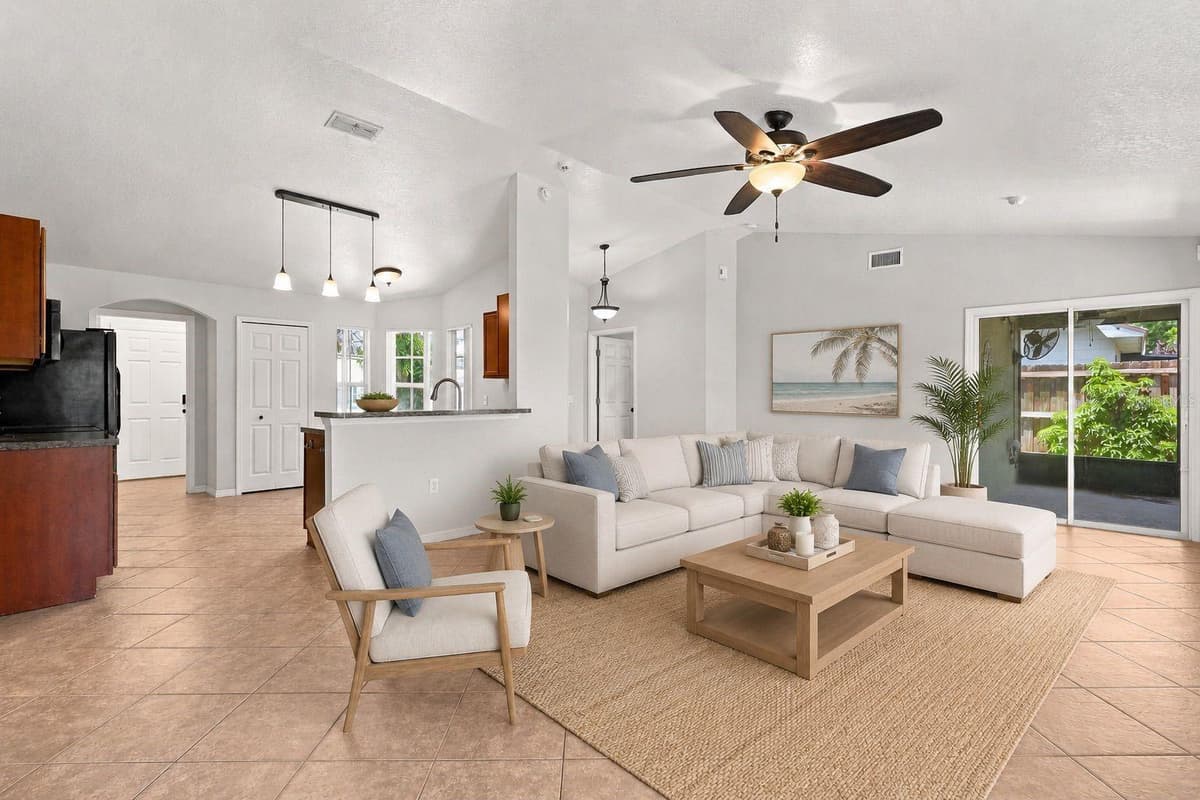 1079 SUNSHINE WAY SW — photo 4 of 45