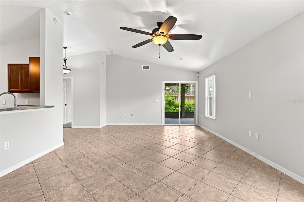 1079 SUNSHINE WAY SW — photo 14 of 45