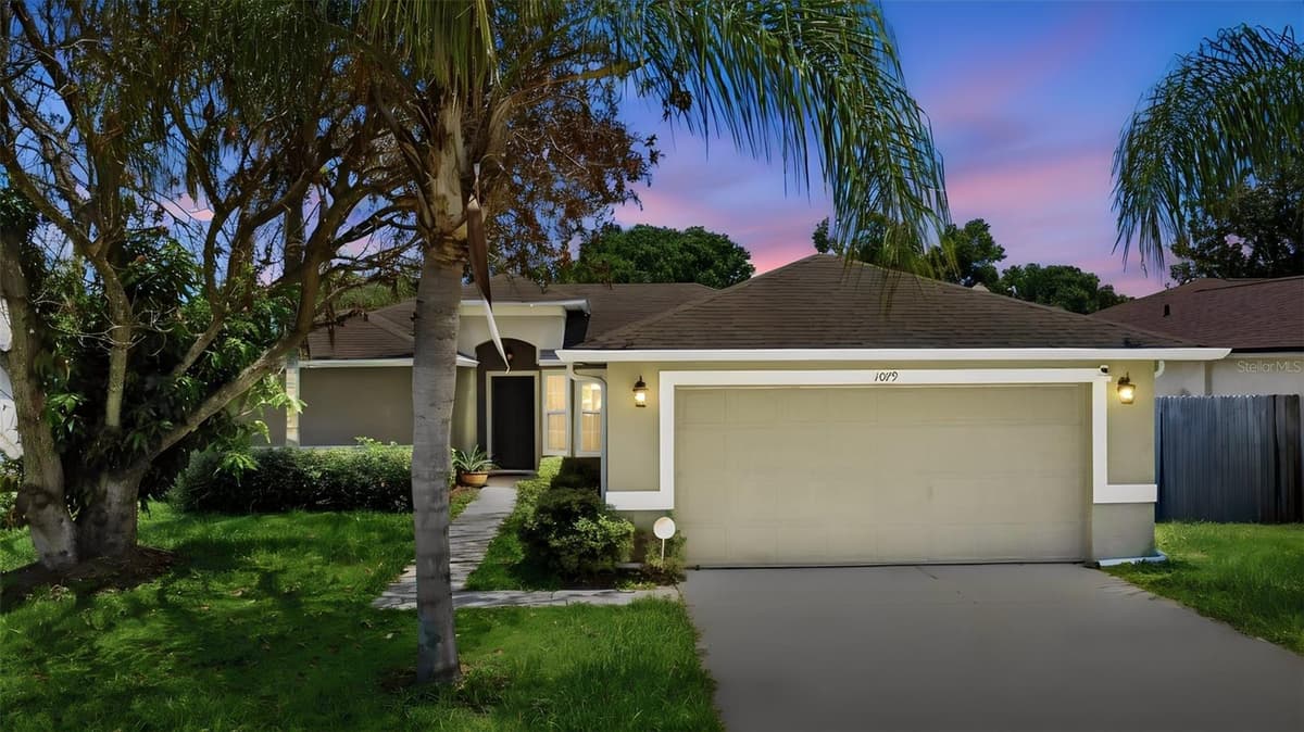 1079 SUNSHINE WAY SW — photo 2 of 45