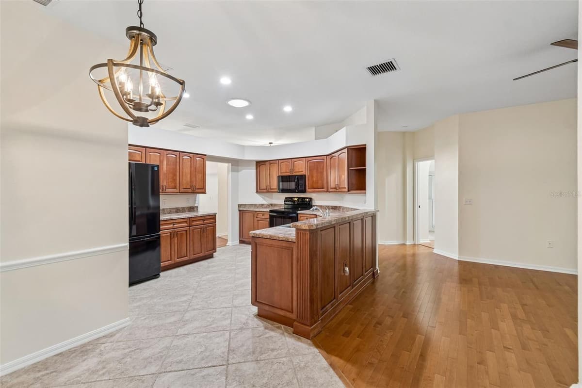 5306 WATERLEAF COURT — photo 15 of 86