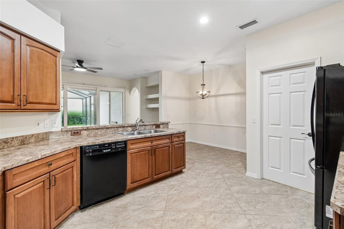 5306 WATERLEAF COURT — photo 16 of 86