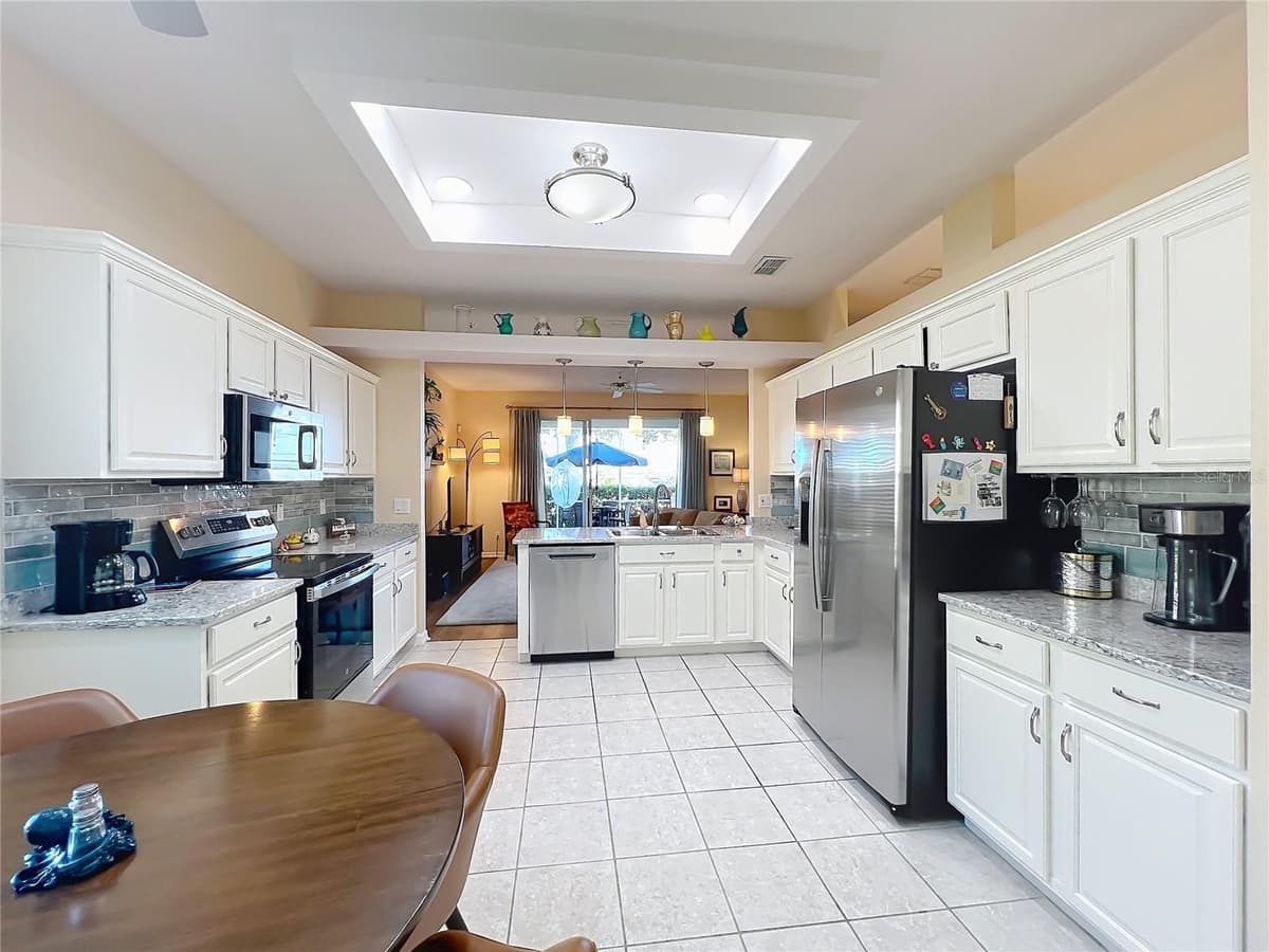 4334 HAMMERSMITH DRIVE — photo 9 of 28