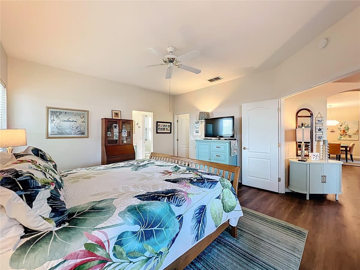 4334 HAMMERSMITH DRIVE — photo 10 of 28